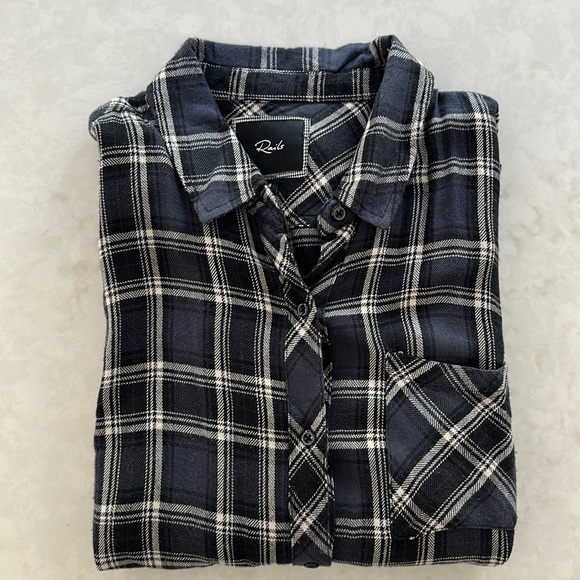 RAILS Hunter Plaid Flannel Shirt in Gray/Black - Picture 1 of 6